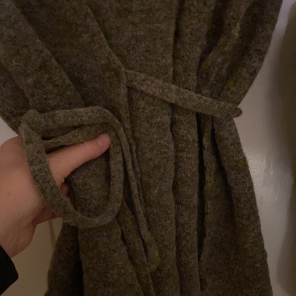 Aritzia Wilfred Free Gigi Tie Wrap Sweater Lg Taupe - Picture 3 of 6